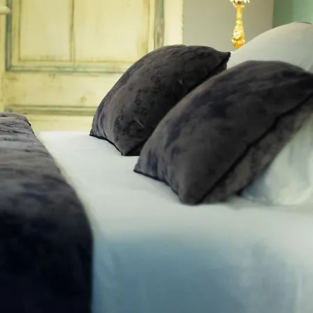 Couette-café Le Relais De Saint Jacques 3*