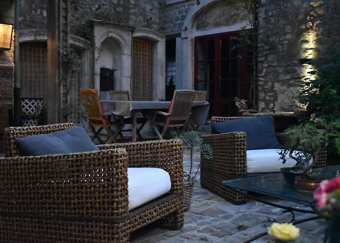 Le Relais De Saint Jacques לינה וארוחת בוקר